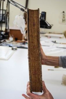 Displaying the edge of a 1629 Book of Common Prayer