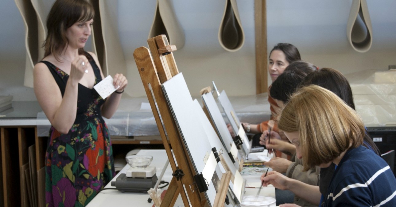 Conservator instructing students